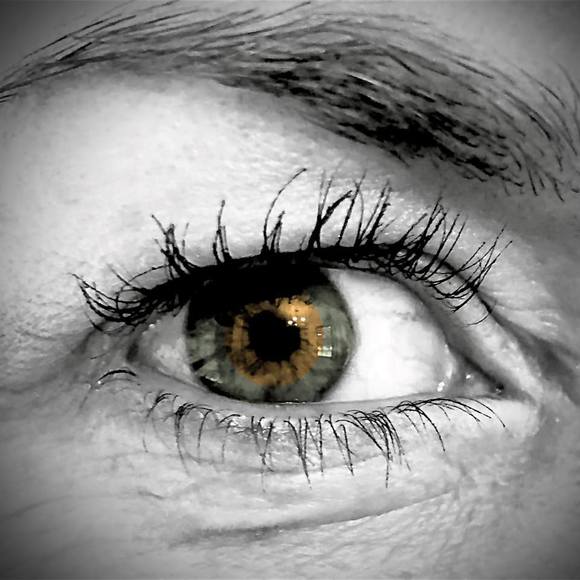 Meet your Posher, Stephanie - Picture 1 of 1